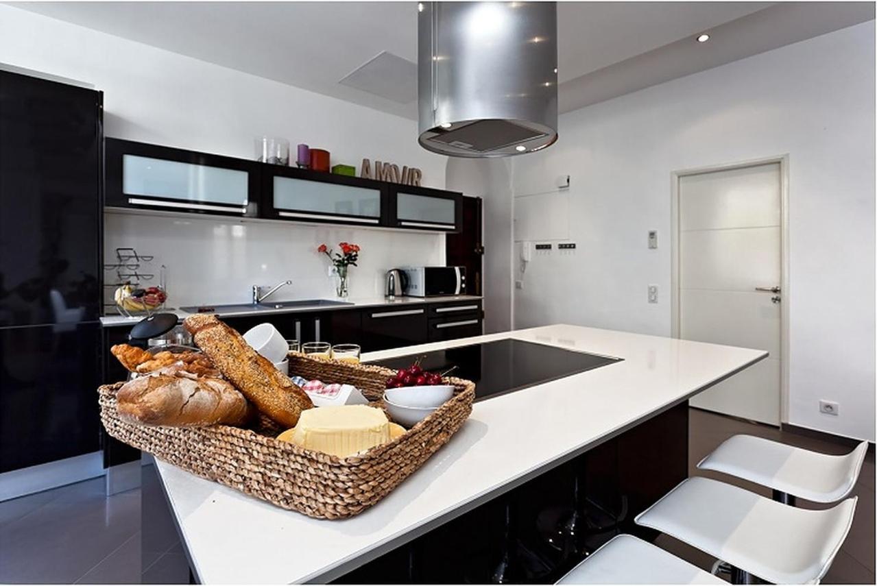 Sunlight Properties - AmourViolette - Central apartment w RARE terrace Nizza Exterior foto
