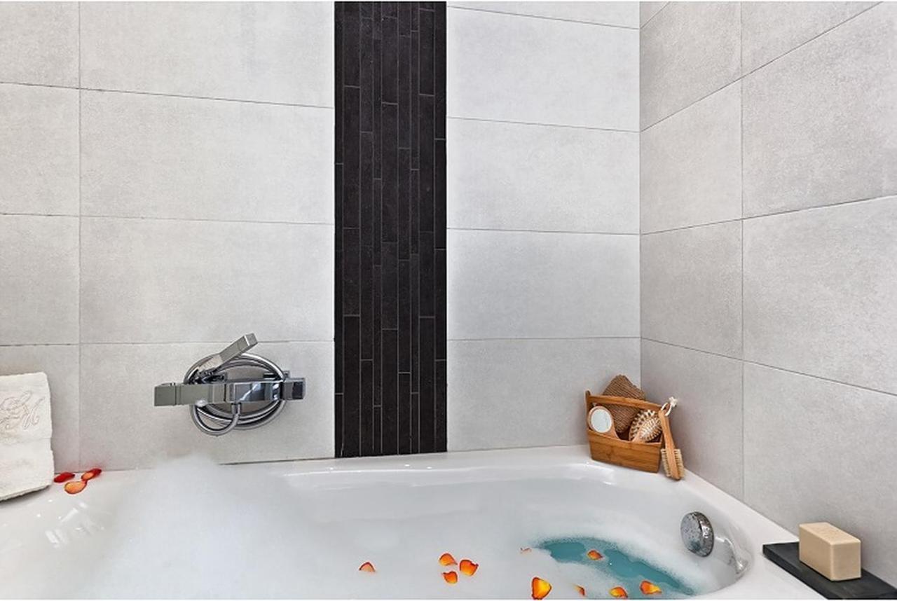 Sunlight Properties - AmourViolette - Central apartment w RARE terrace Nizza Exterior foto